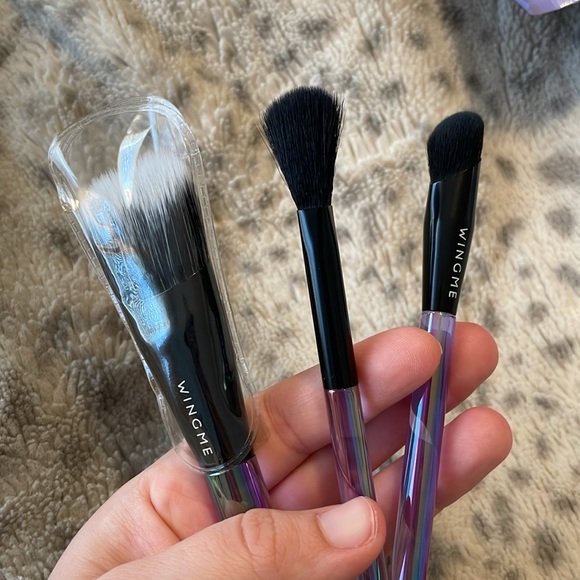 Wingme Cosmetics Halo Series Brush Set - Picture 3 of 3